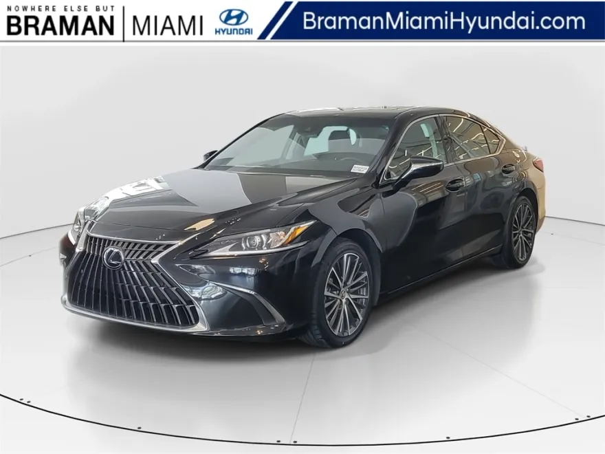 2023 Lexus ES 300h photo 1
