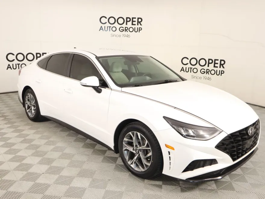 2022 Hyundai Sonata SEL photo 1
