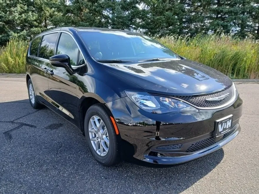 2026 Chrysler Voyager LX photo 1