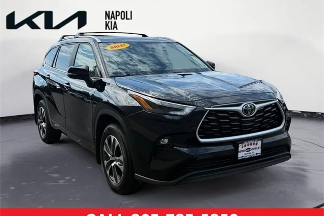 2023 Toyota Highlander L photo 1