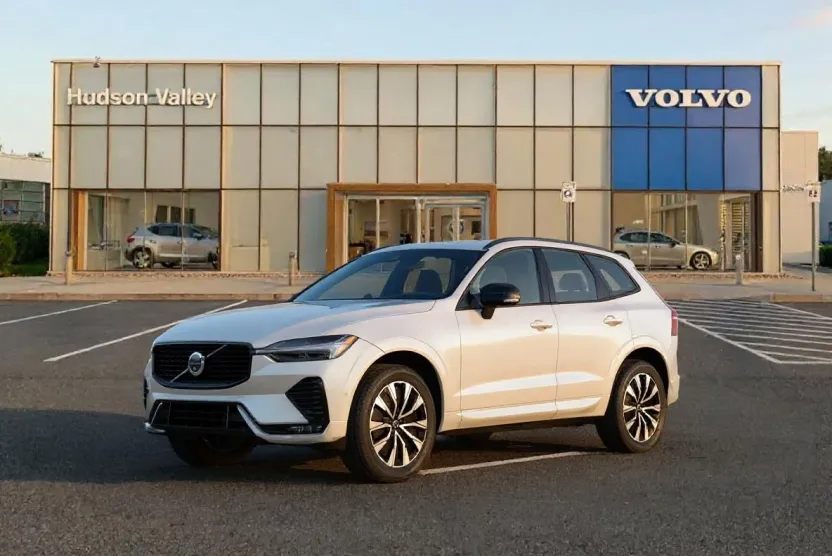 2025 Volvo XC60 Hybrid T8 Core photo 1