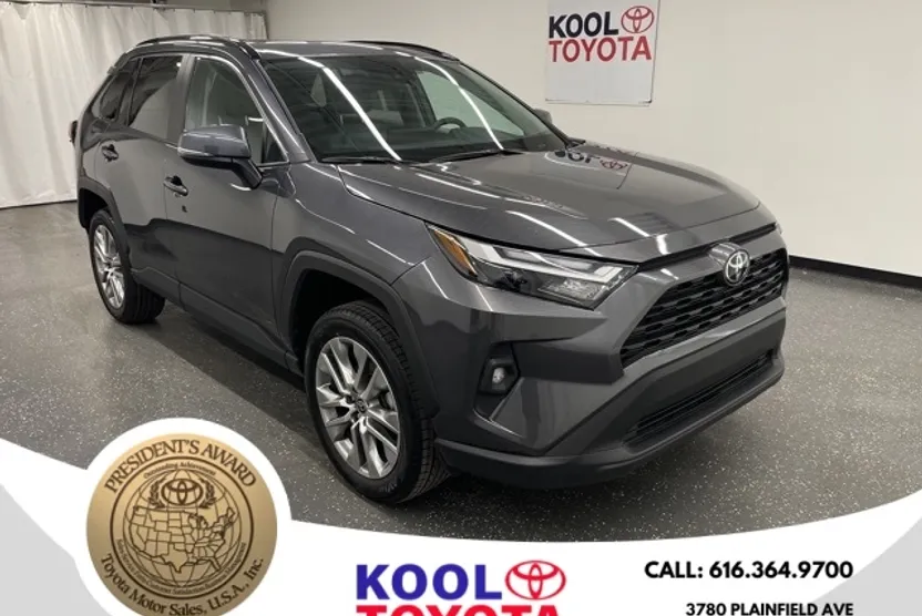 2022 Toyota RAV4 XLE Premium photo 1