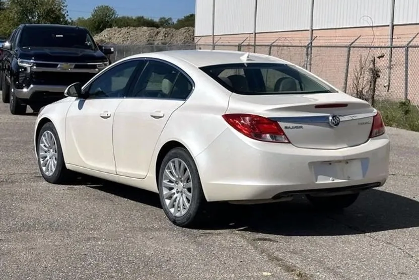 2012 Buick Regal Base photo 1