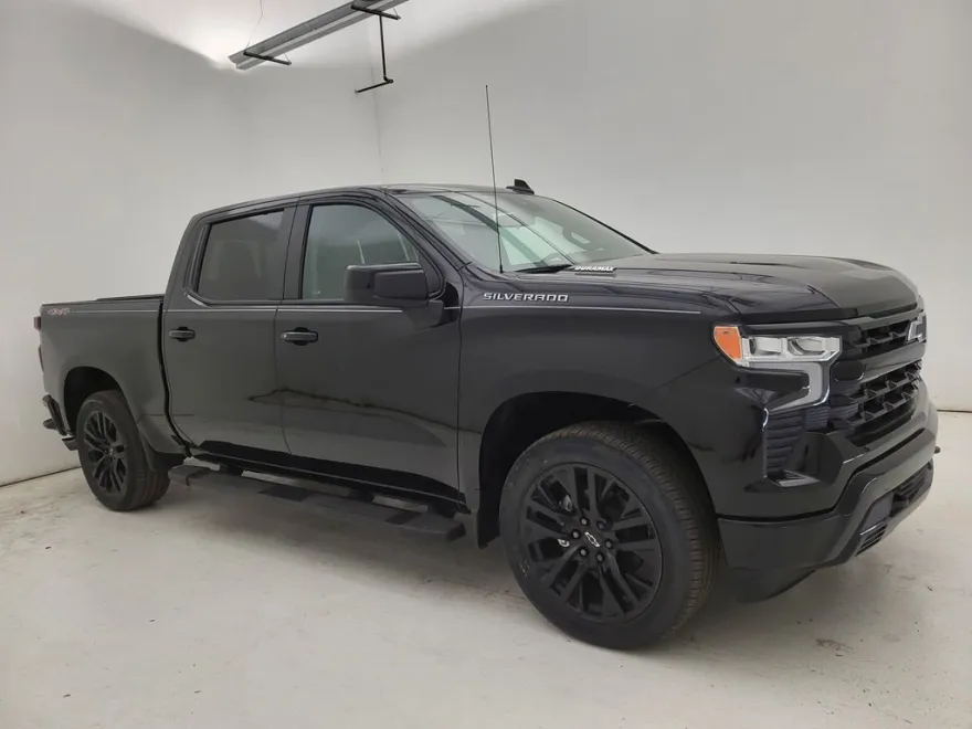 2025 Chevrolet Silverado 1500 RST photo 1