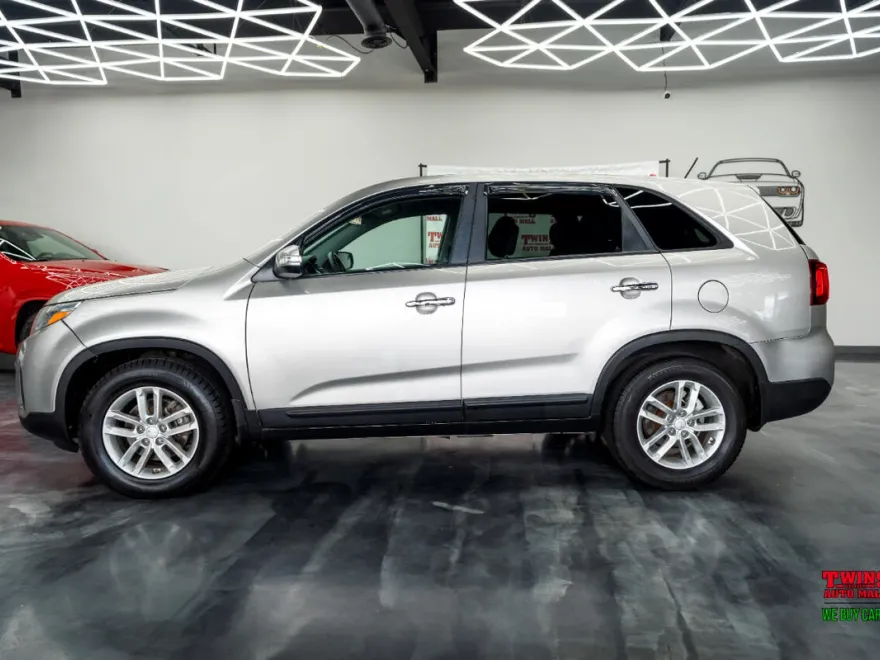 2015 Kia Sorento LX photo 1