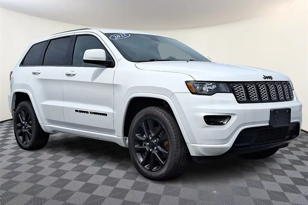 2022 Jeep Cherokee Laredo X photo 1