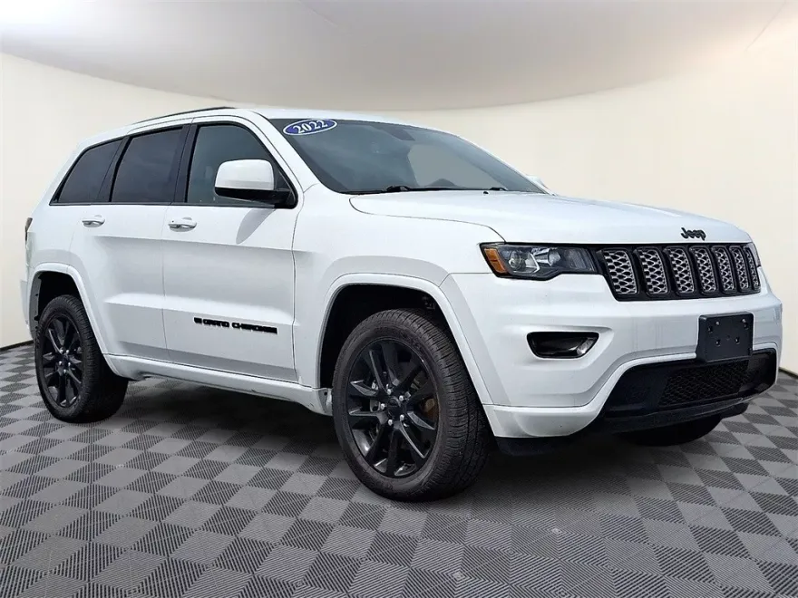 2022 Jeep Cherokee Laredo X photo 1