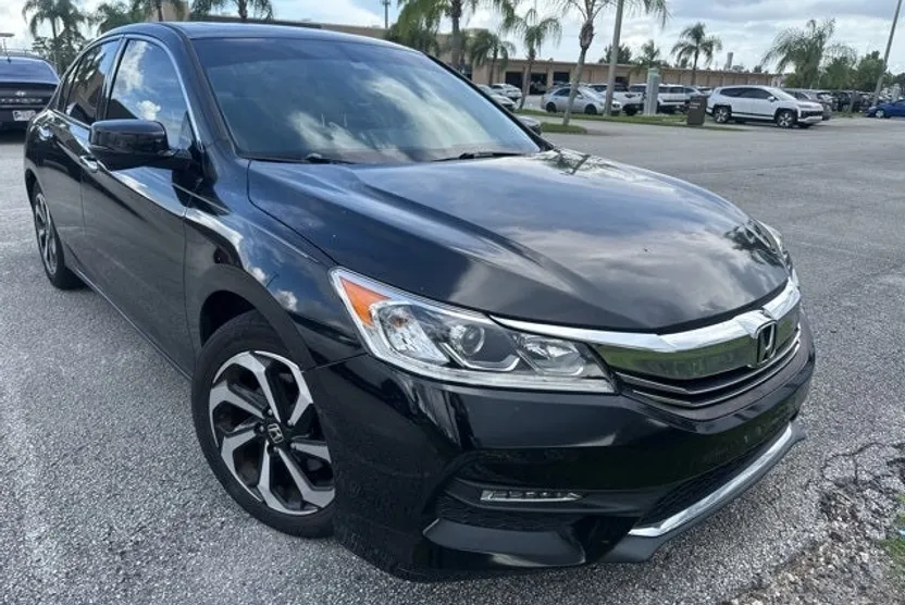 2017 Honda Accord EX-L V6 photo 1