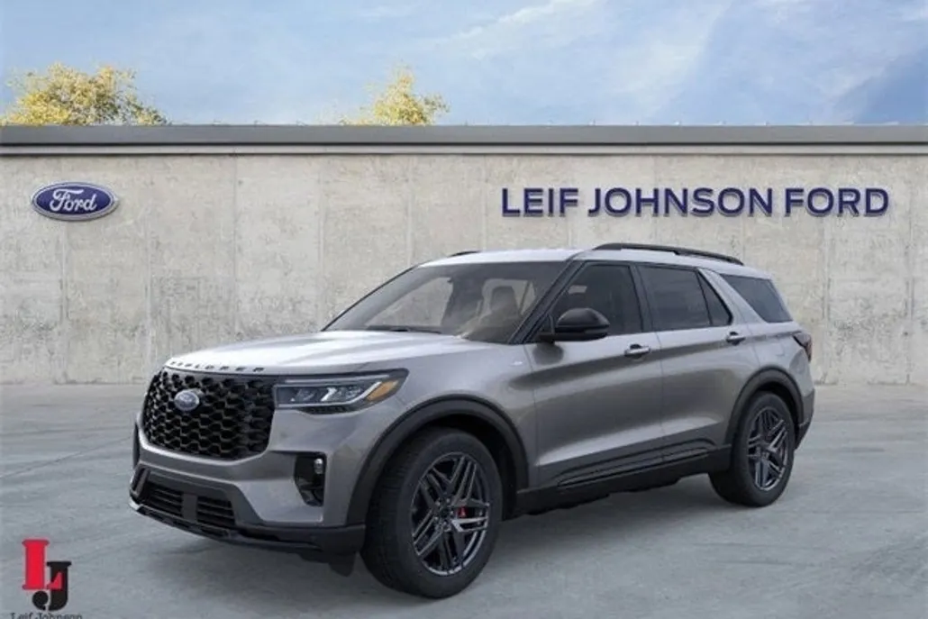 2025 Ford Explorer ST-Line photo 1