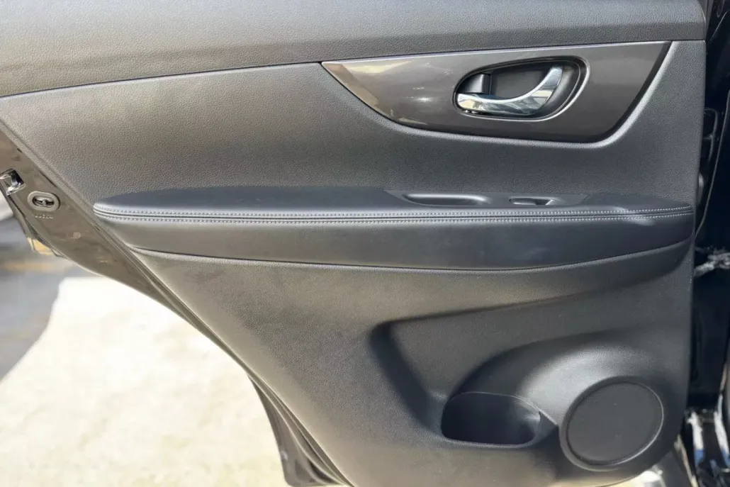 2020 Nissan Rogue SV photo 1