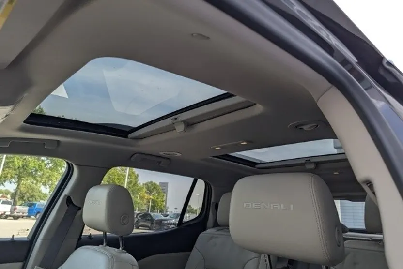 2018 Gmc Acadia Denali photo 1