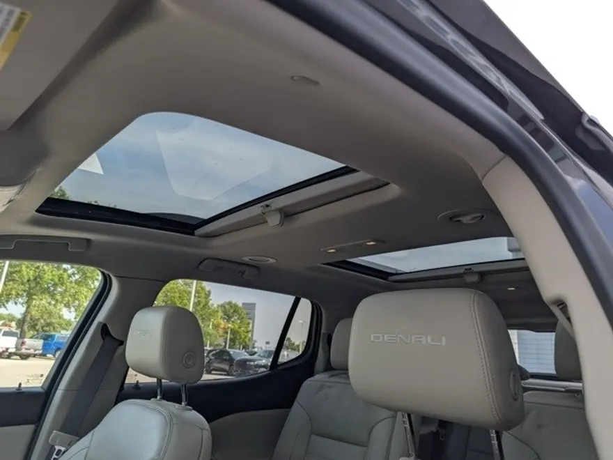 2018 Gmc Acadia Denali photo 1