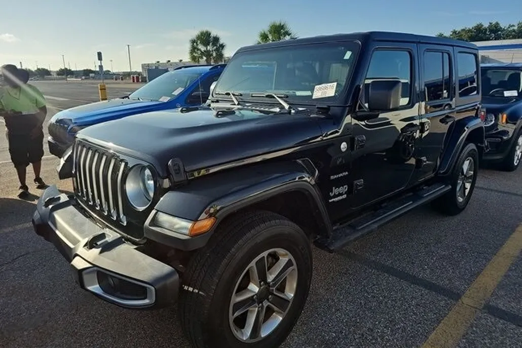 2021 Jeep Wrangler Unlimited Sahara photo 1