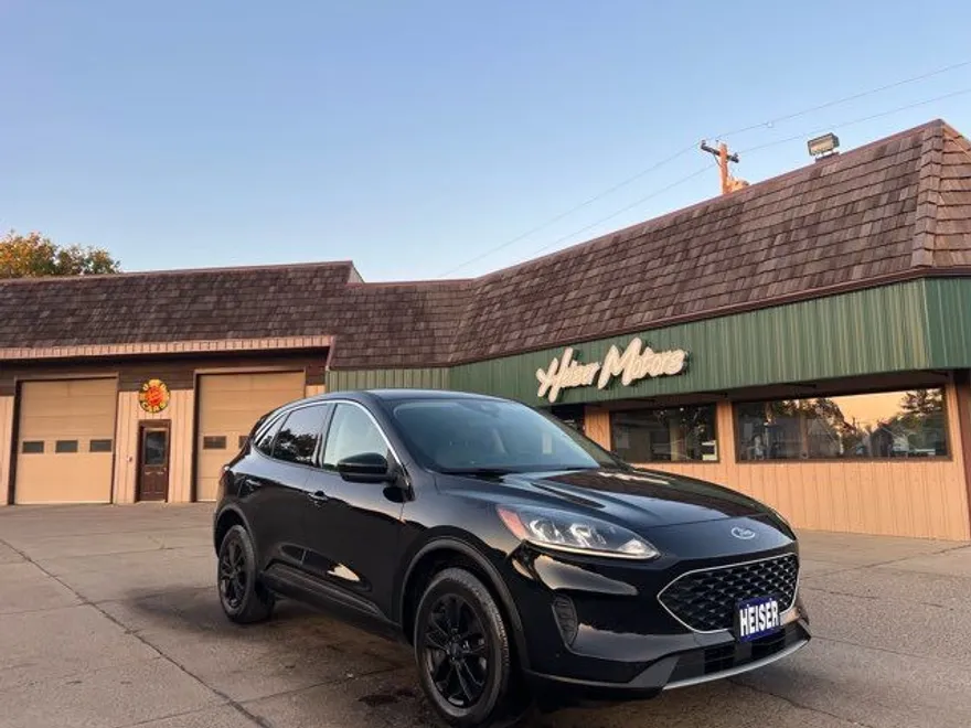 2020 Ford Escape SE photo 1