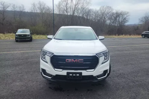 2022 Gmc Terrain SLE photo 2