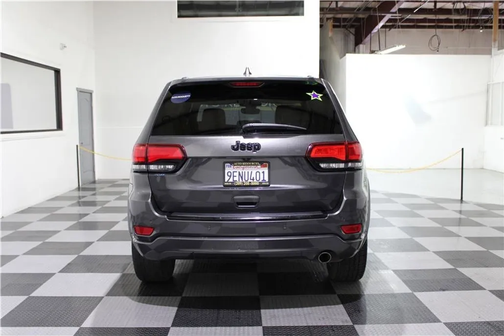 2018 Jeep Grand Cherokee Altitude photo 1
