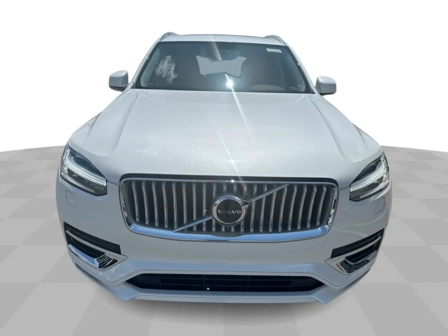 2025 Volvo XC90 B5 Core photo 1