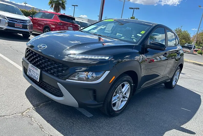2023 Hyundai Kona SE photo 1
