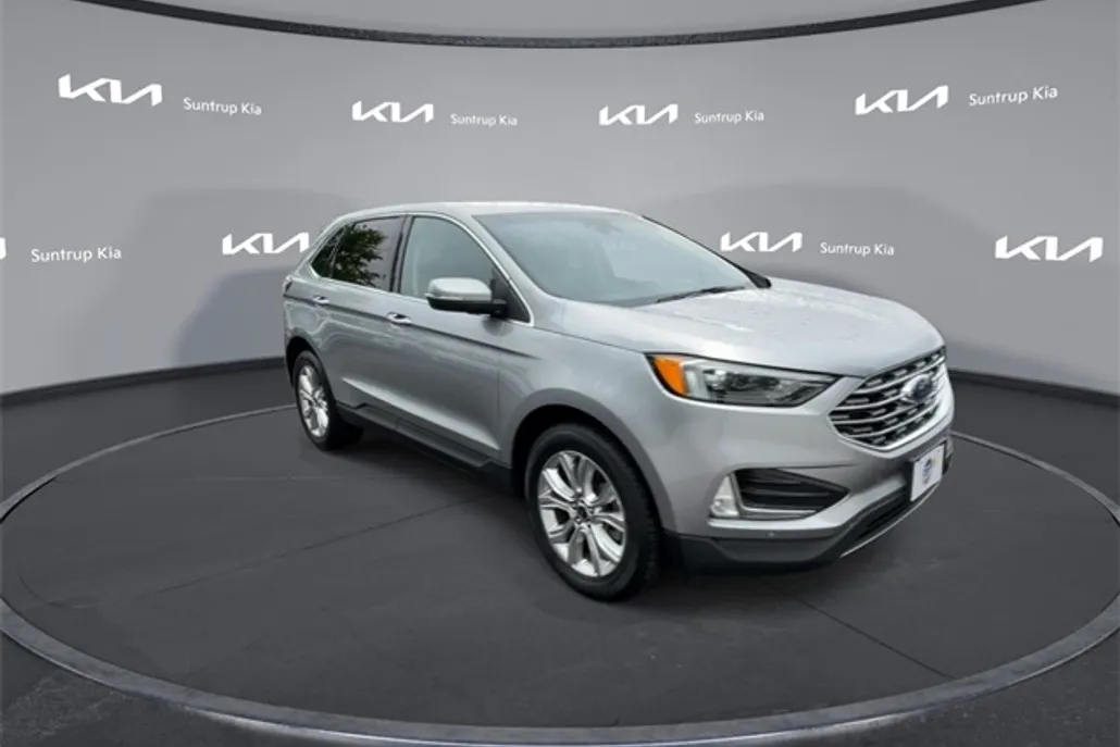 2024 Ford Edge Titanium photo 1