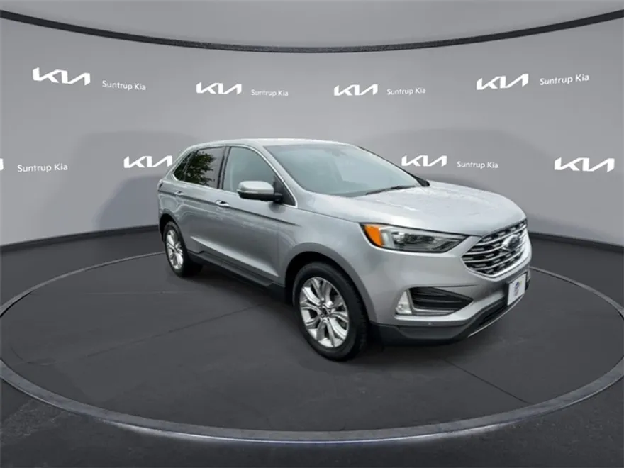 2024 Ford Edge Titanium photo 1
