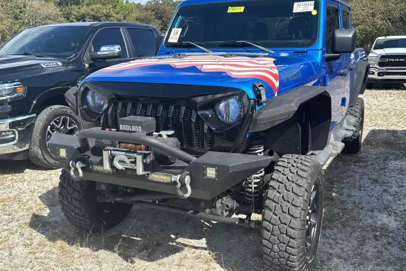 2021 Jeep Gladiator Willys photo 1