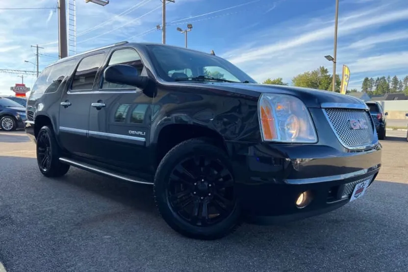2012 Gmc Yukon XL Denali photo 1