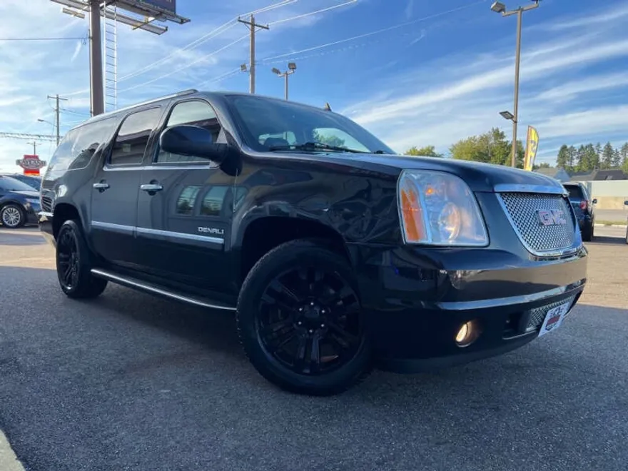 2012 Gmc Yukon XL Denali photo 1