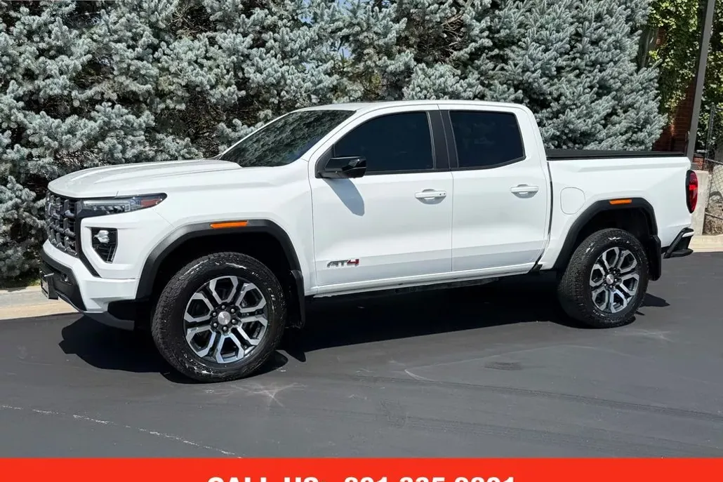 2024 Gmc Canyon AT4 photo 1