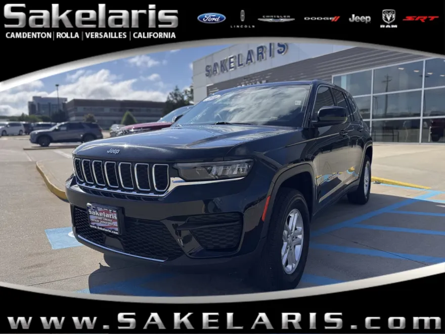 2023 Jeep Grand Cherokee Laredo photo 1