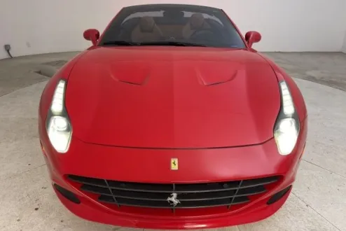 2017 Ferrari California T photo 2