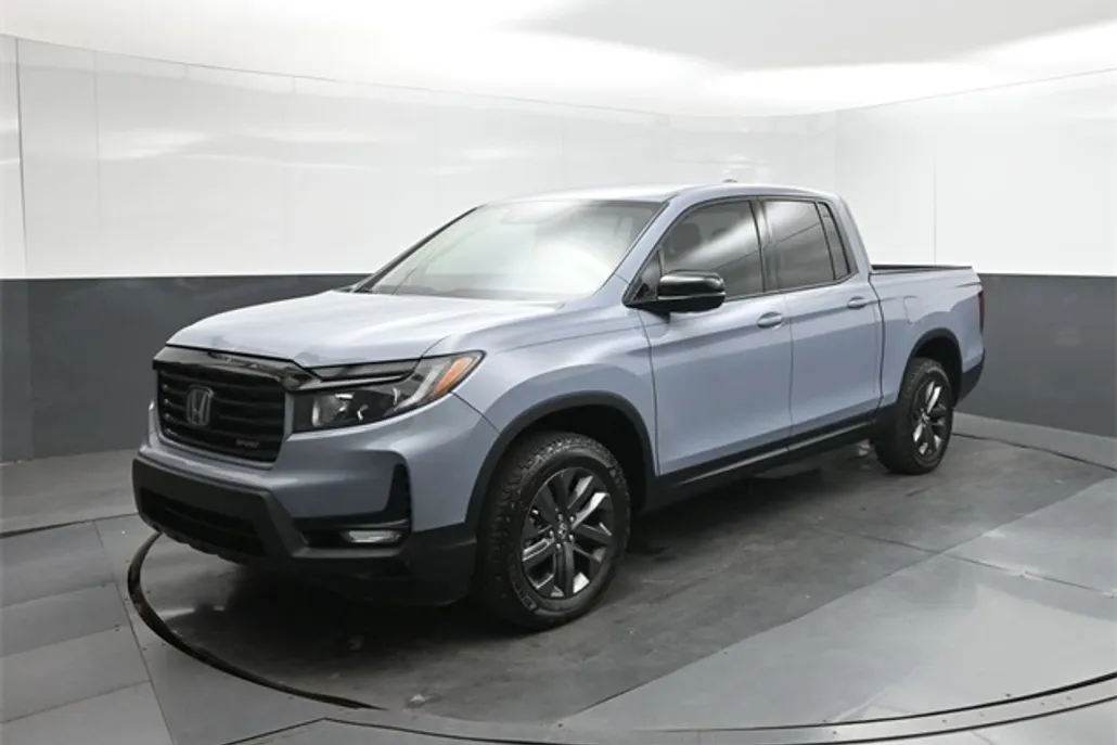 2023 Honda Ridgeline Sport photo 1