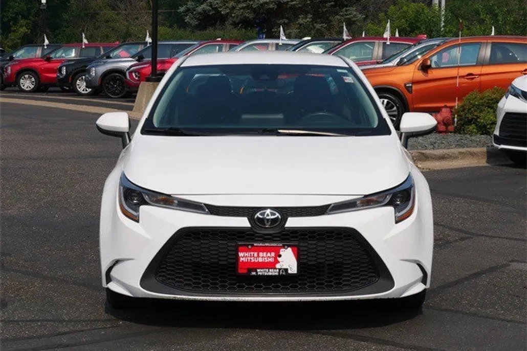 2022 Toyota Corolla LE photo 1