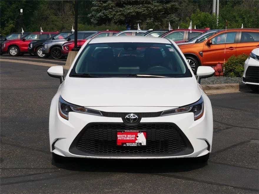 2022 Toyota Corolla LE photo 1