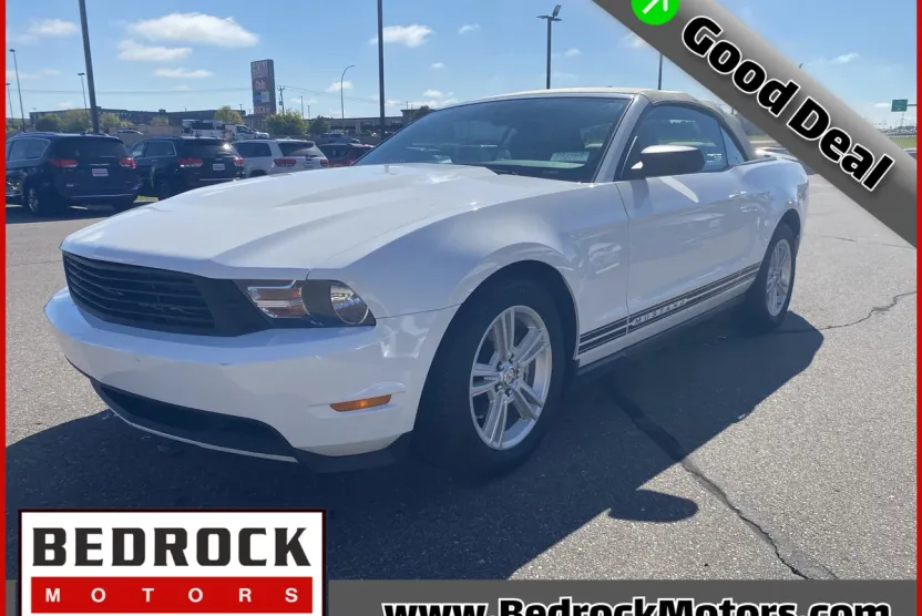2010 Ford Mustang Convertible photo 1