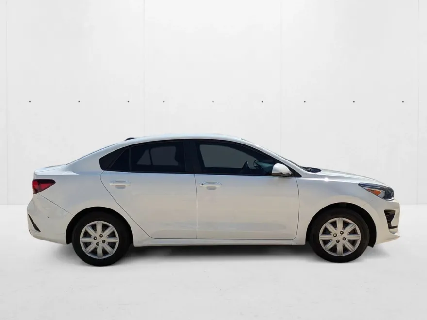 2023 Kia Rio LX photo 1