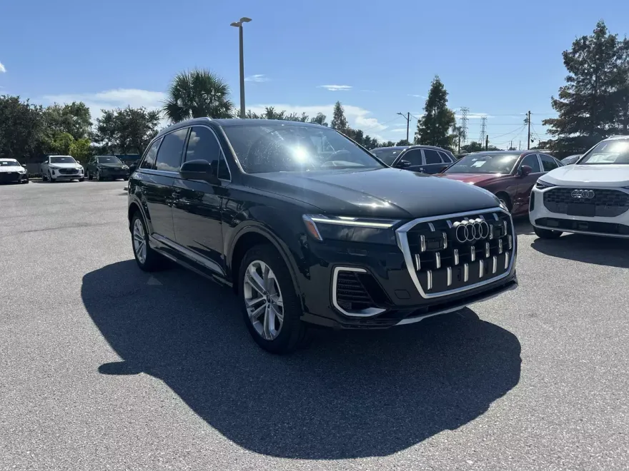 2025 Audi Q7 Premium Plus photo 1