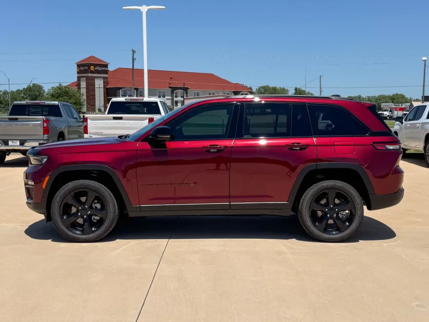 2025 Jeep Grand Cherokee Limited photo 1