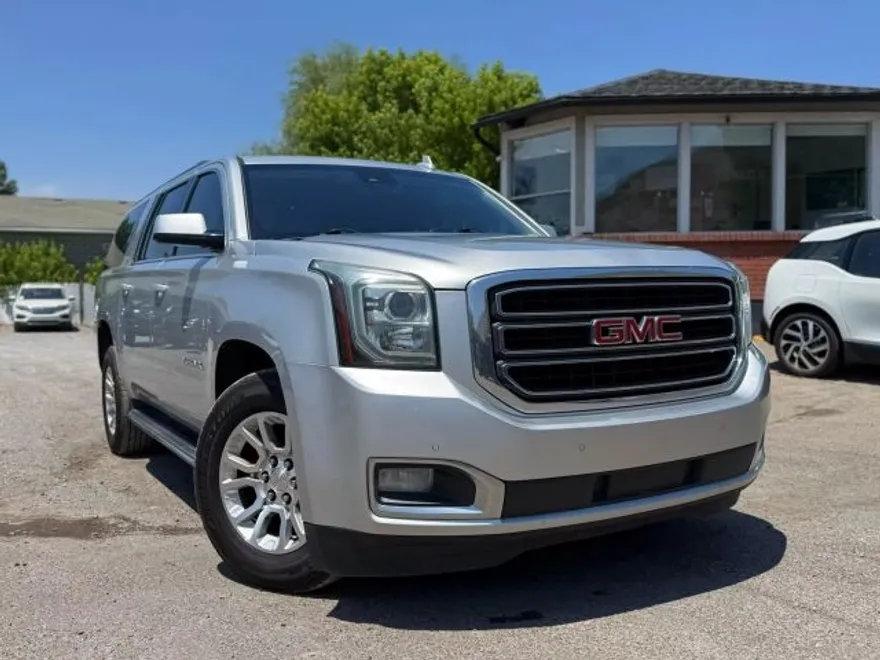 2017 Gmc Yukon XL SLT photo 1