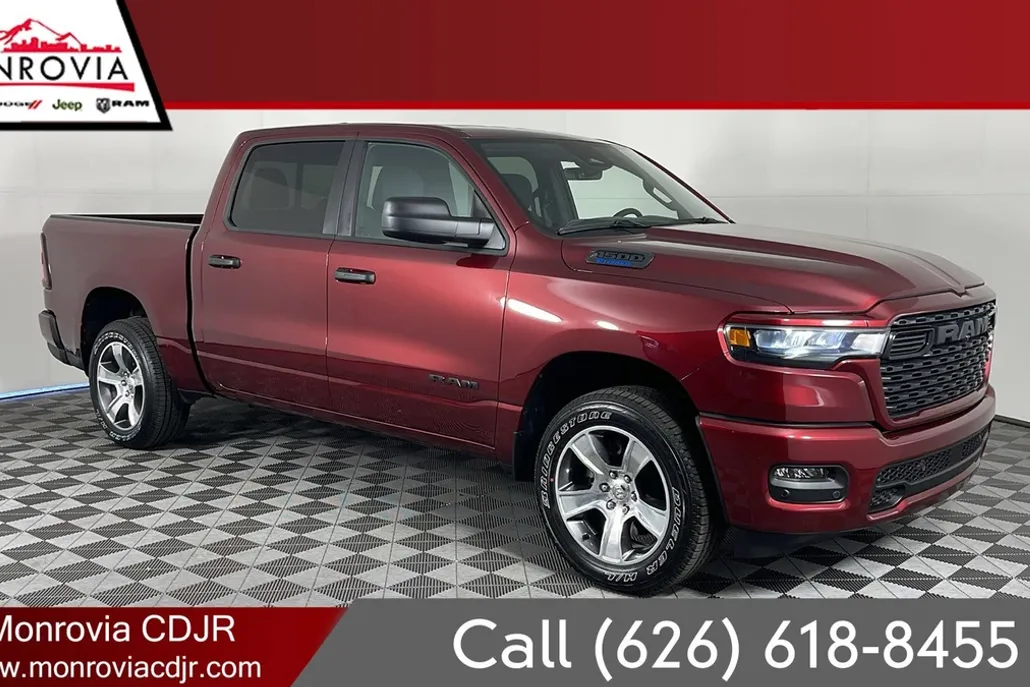 2025 Ram 1500 Tradesman photo 1