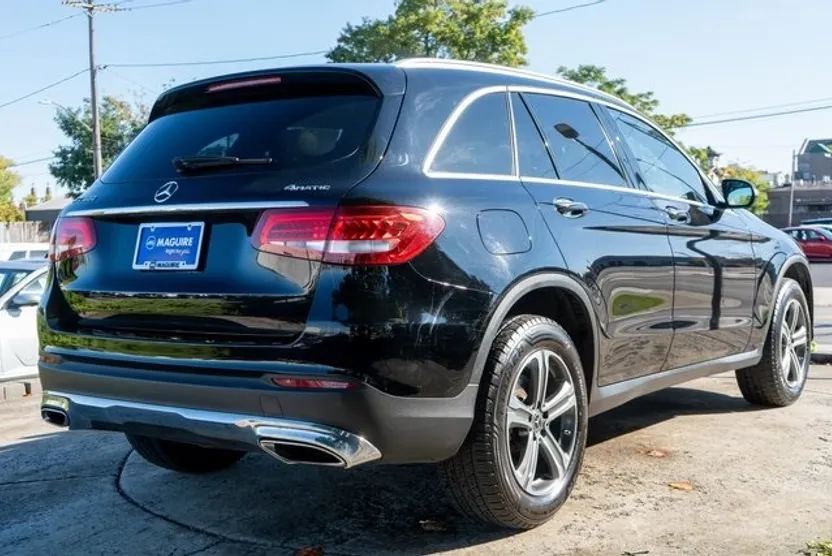 2019 Mercedes Benz GLC 300 4MATIC photo 1