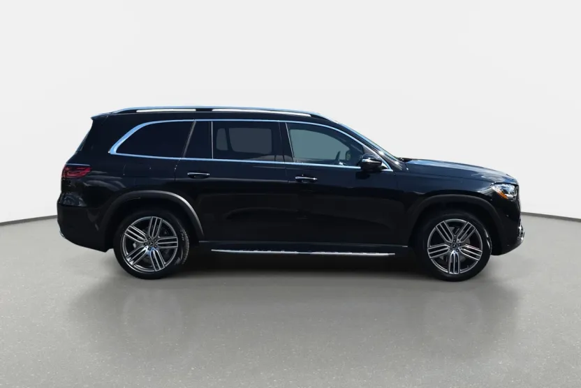2025 Mercedes Benz GLS 450 4MATIC photo 1