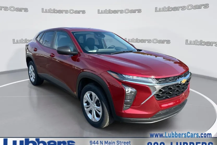 2025 Chevrolet Trax LS photo 1