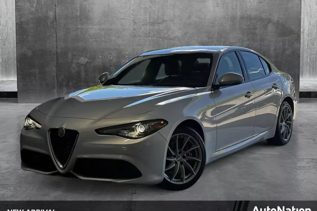 2023 Alfa Romeo Giulia Ti photo 1