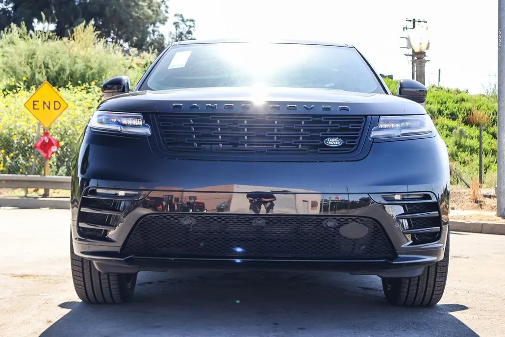 2026 Land Rover Range Rover Velar SE photo 1
