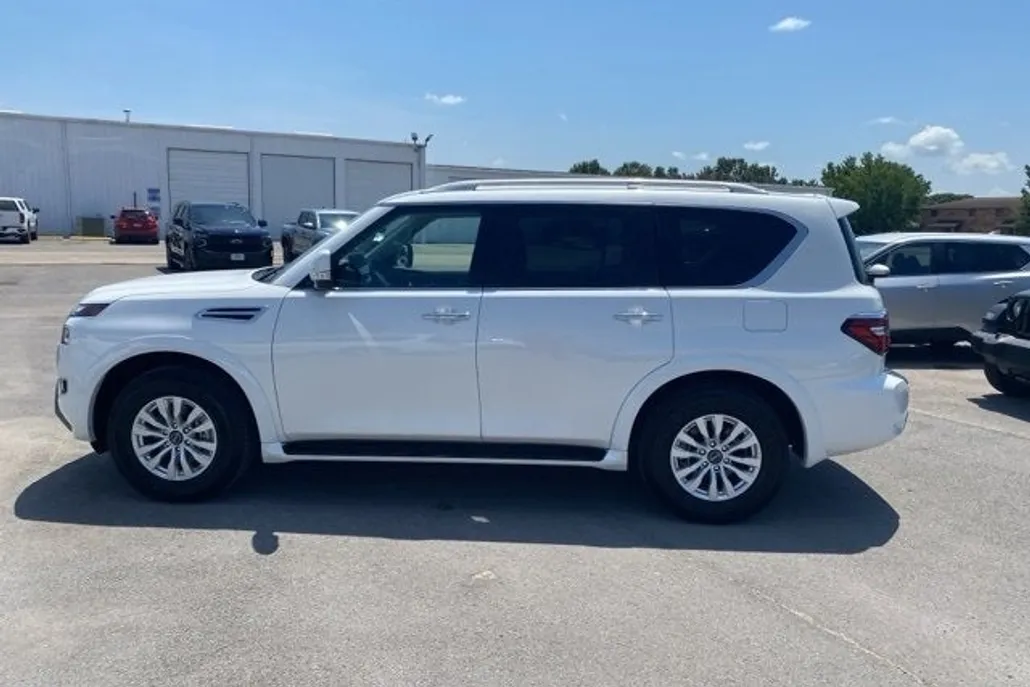 2024 Nissan Armada SV photo 1