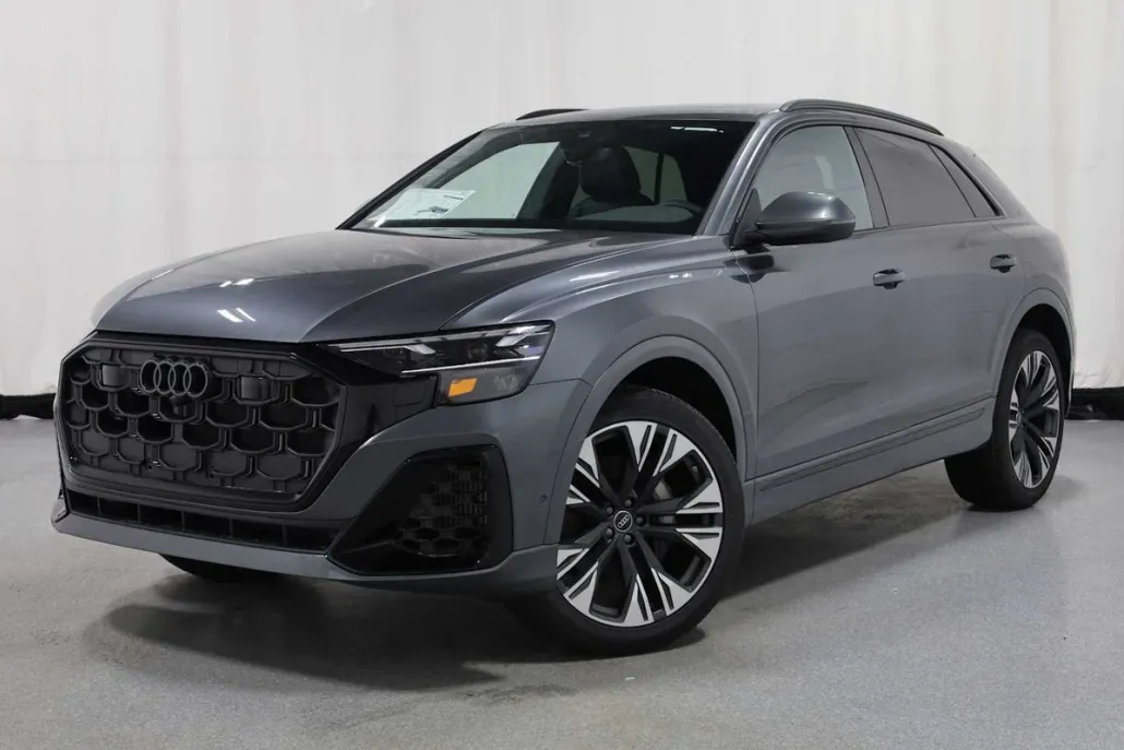 2025 Audi Q8 55 Premium Plus photo 1