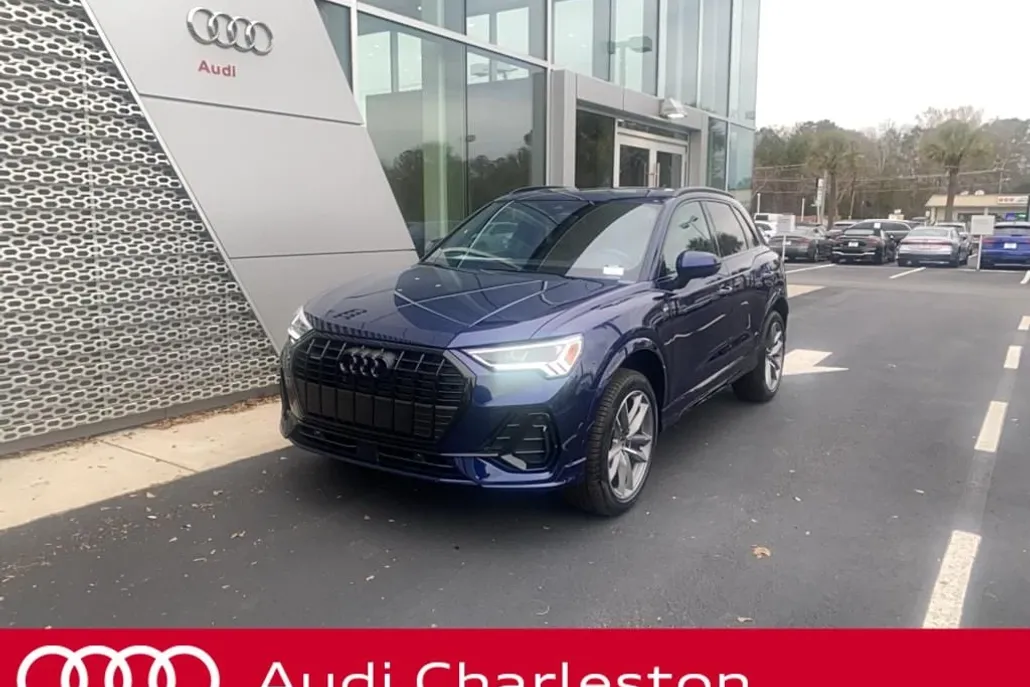 2025 Audi Q3 S line Premium photo 1