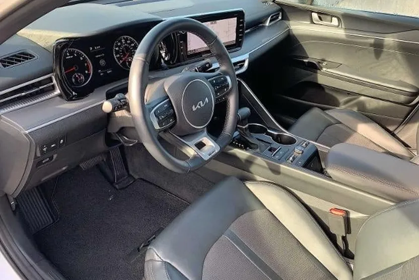2024 Kia K5 GT-Line photo 1