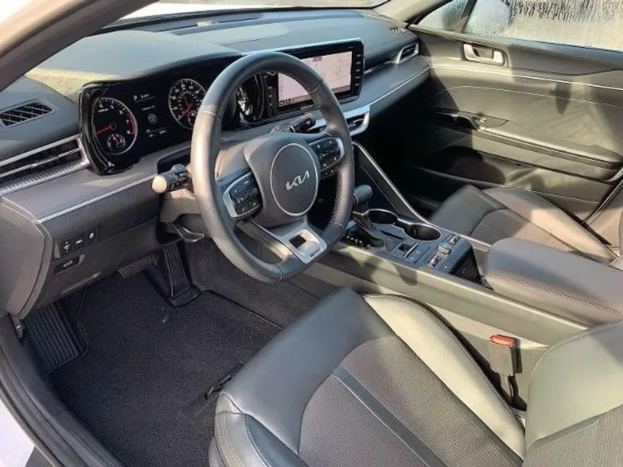 2024 Kia K5 GT-Line photo 1