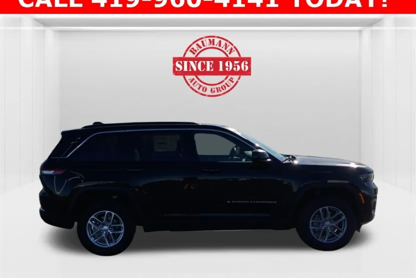 2025 Jeep Grand Cherokee Laredo photo 1
